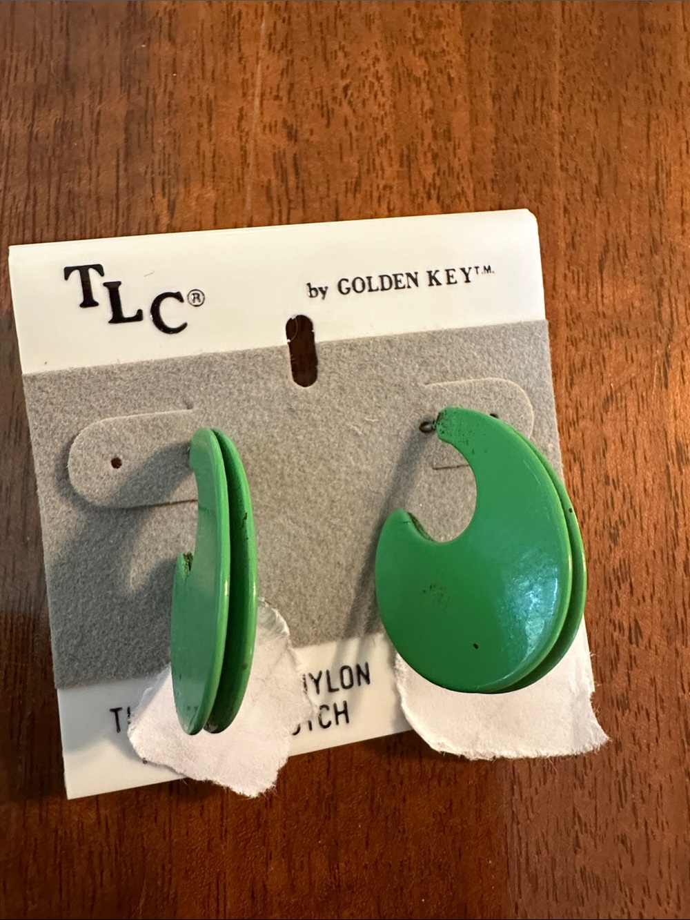 New on Card ‎ Vintage Green Enamel Painted Hoop Post Earrings
